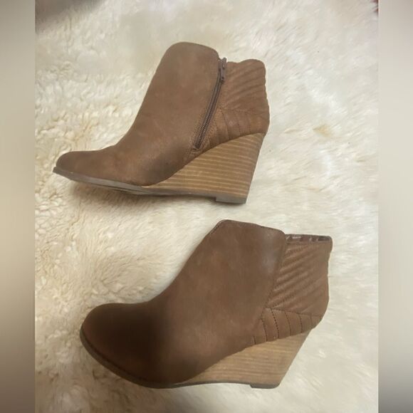 Carlos Santana Camira Brown Suede Wedge Booties size 10 - Picture 8 of 8